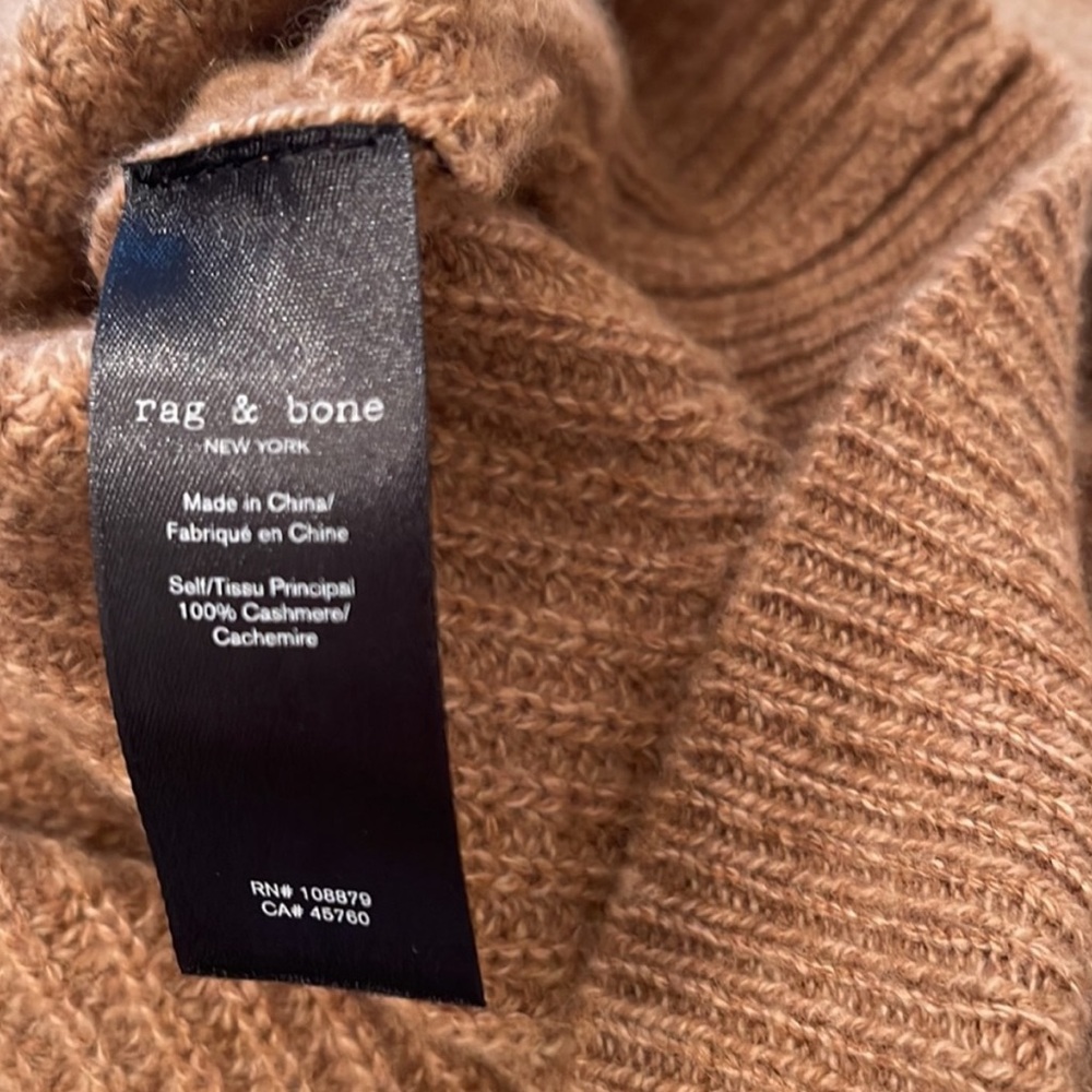 RAG & BONE
PIERCE CASHMERE VNECK SWEATER - Picture 5 of 11